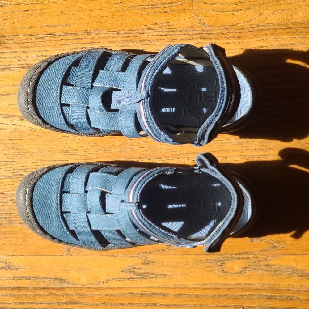 JBU Olympia Water Ready Sandals size 9M